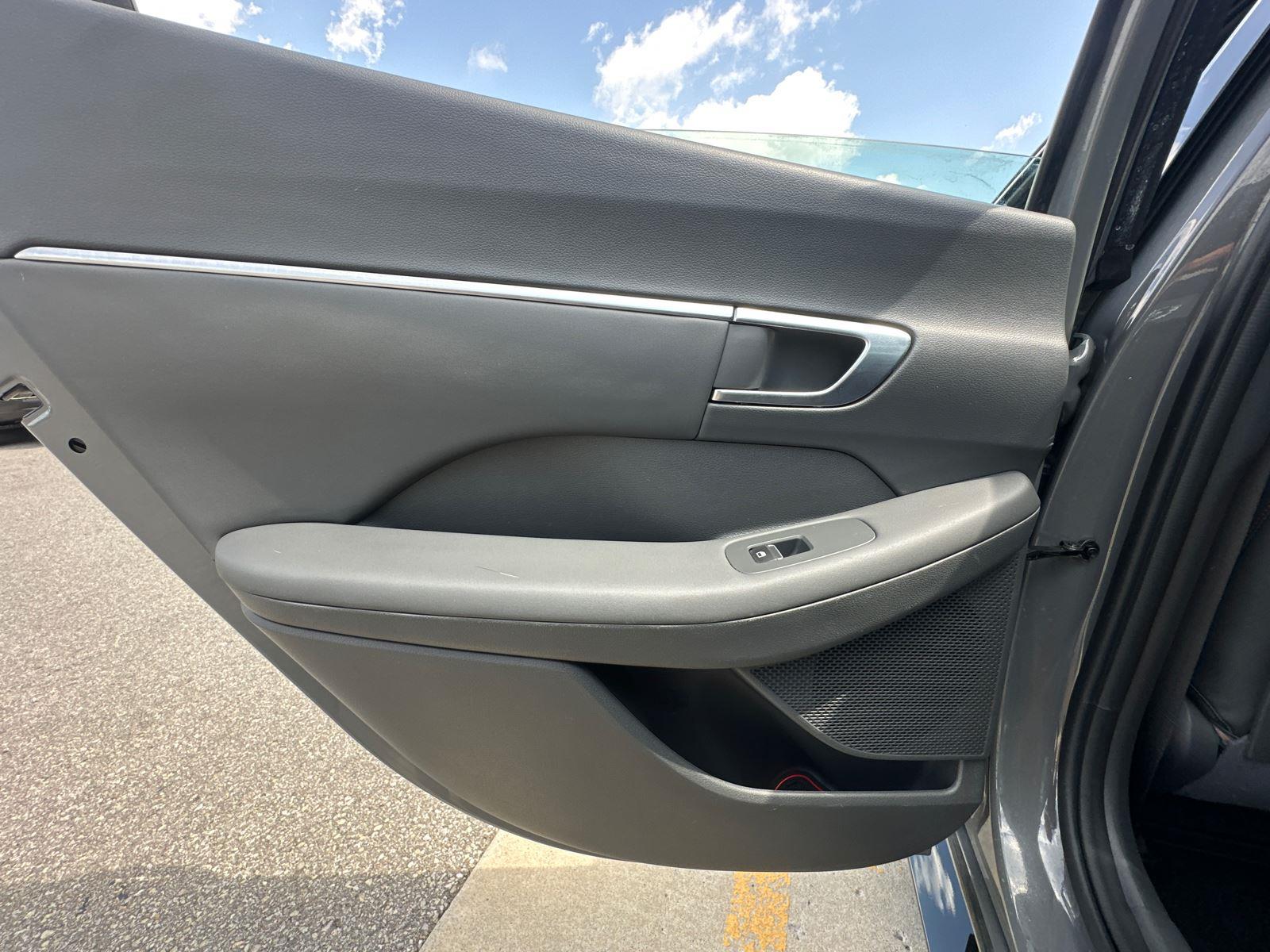 2021 Hyundai Sonata SEL Plus photo 25