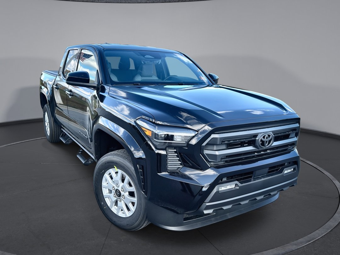 2025 Toyota Tacoma SR5's photo
