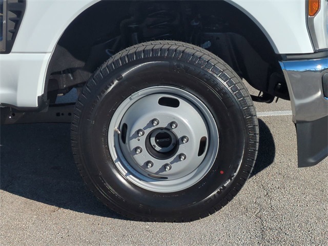 2026 Ford F-350 XL photo 11