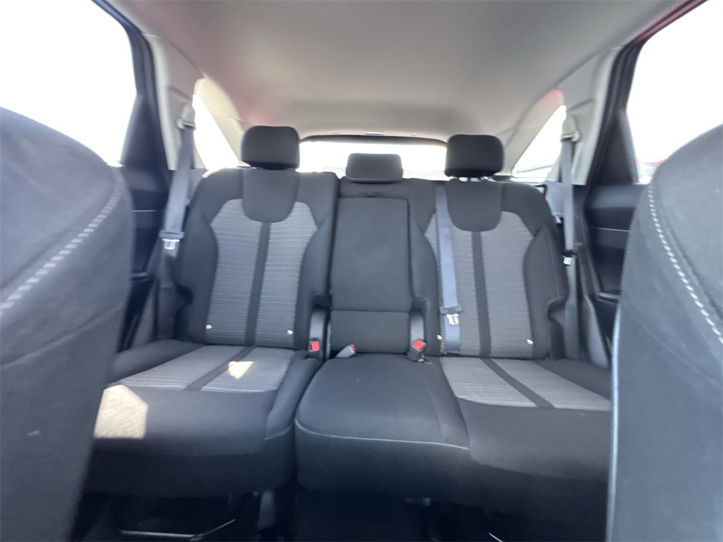 2025 Kia Sorento LX photo 12