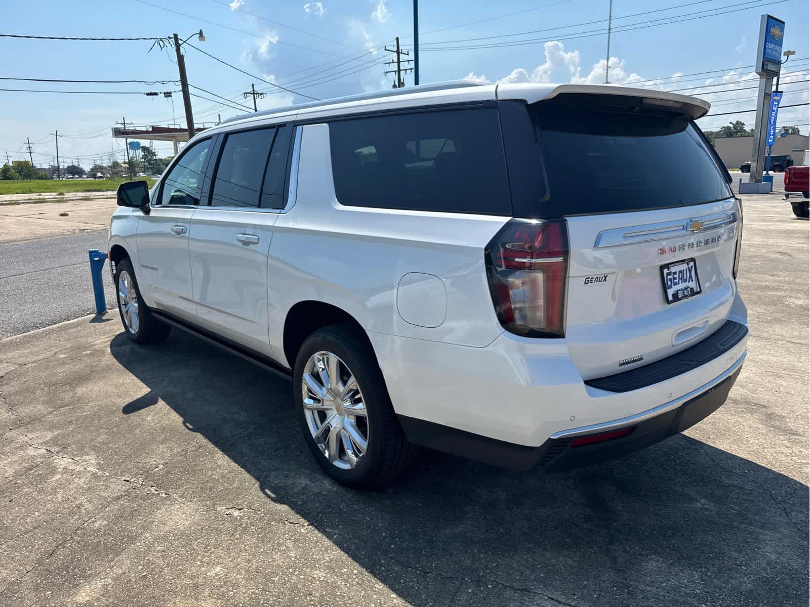 2024 Chevrolet Suburban High Country photo 6