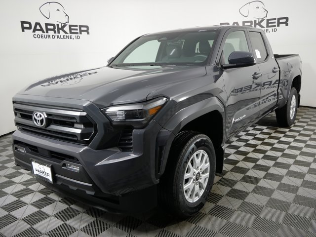 2025 Toyota Tacoma SR5's photo