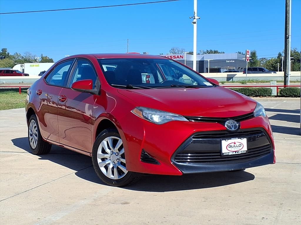 2017 Toyota Corolla LE photo 2
