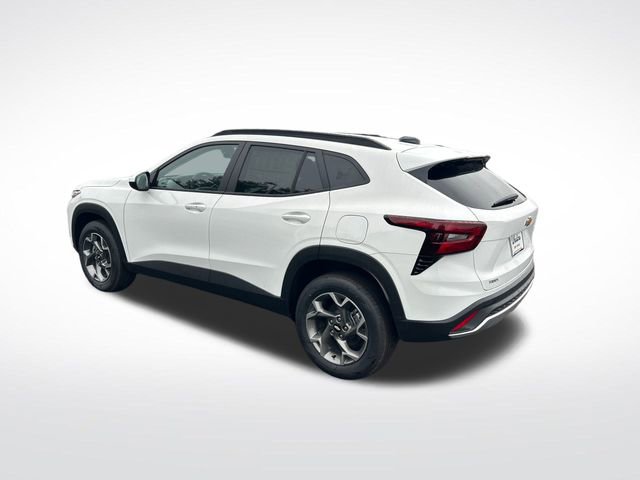 2025 Chevrolet Trax LT photo 2