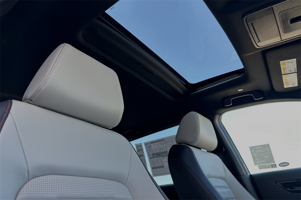 2025 Honda CR-V Hybrid Touring photo 19