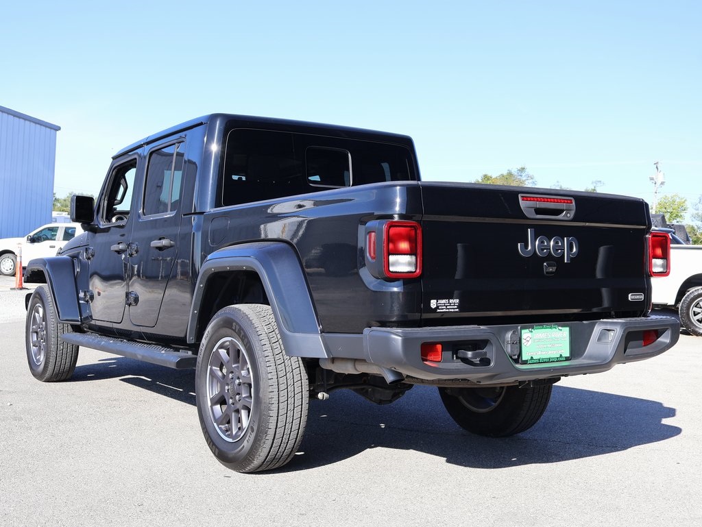 2023 Jeep Gladiator Overland photo 2