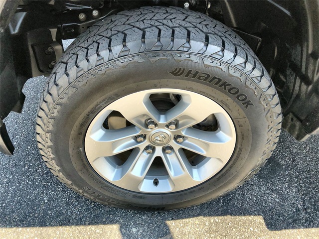 2019 Ram 1500 Laramie photo 2