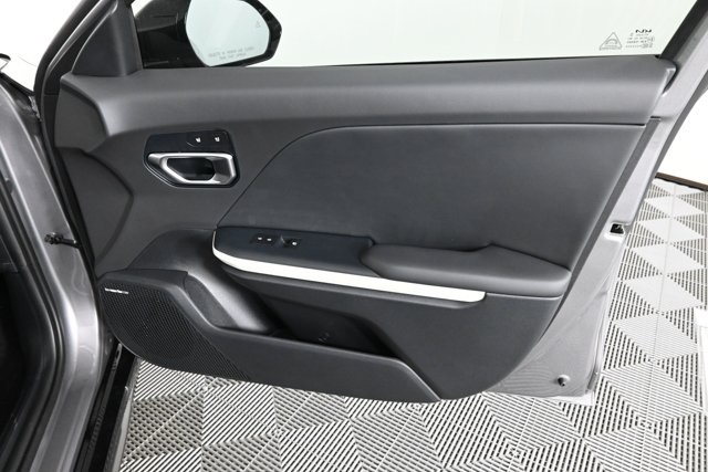 2025 Kia K4 GT-Line photo 8