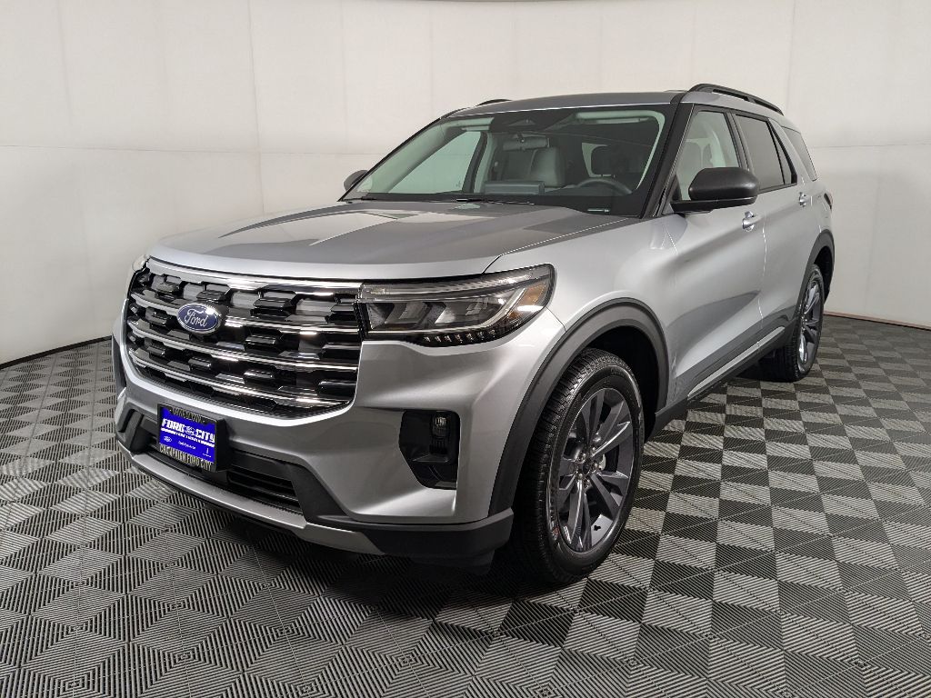 2025 Ford Explorer photo 4
