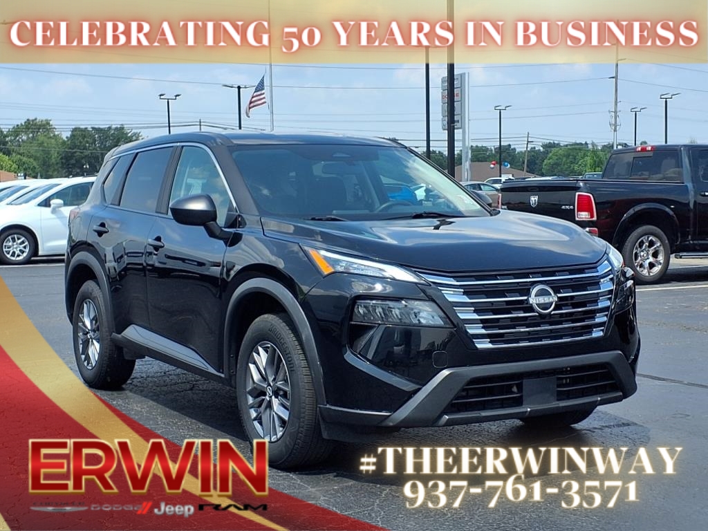 2024 Nissan Rogue S's photo