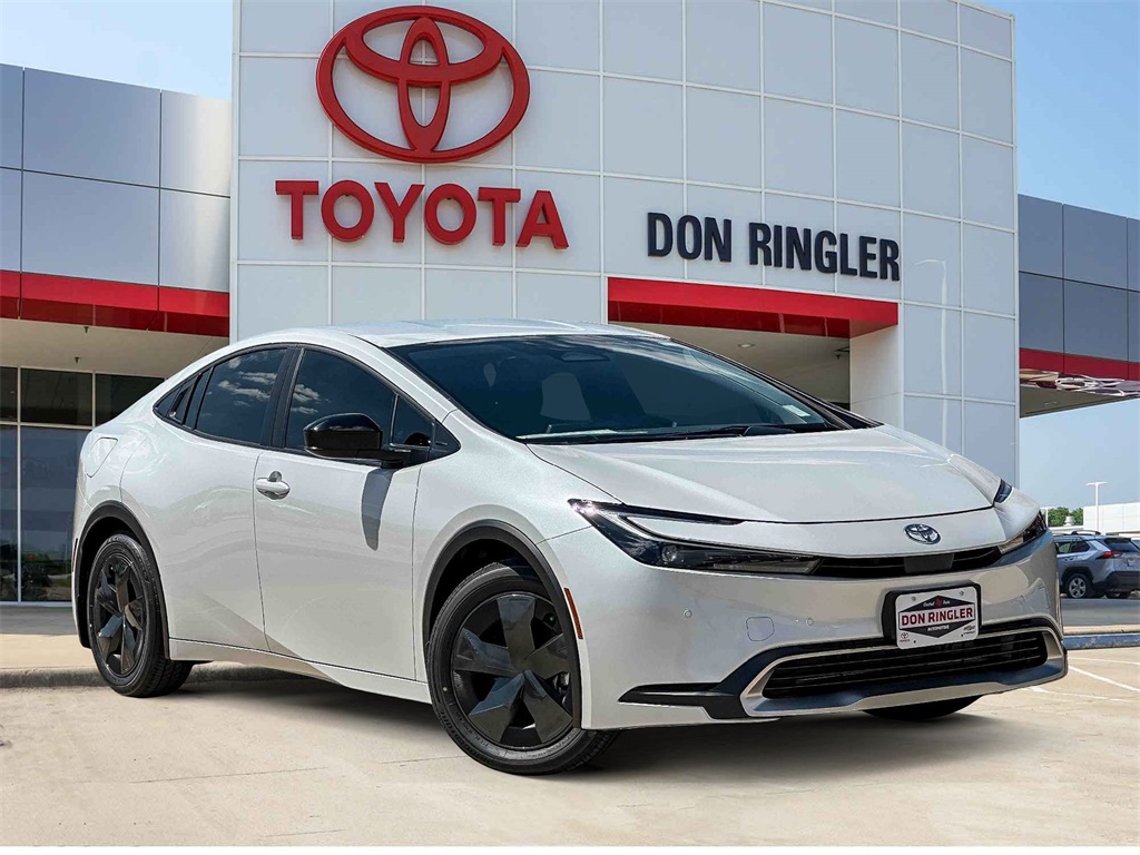 2026 Toyota Prius SE's photo