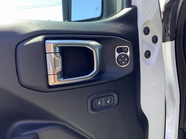 2025 Jeep Wrangler Rubicon photo 9