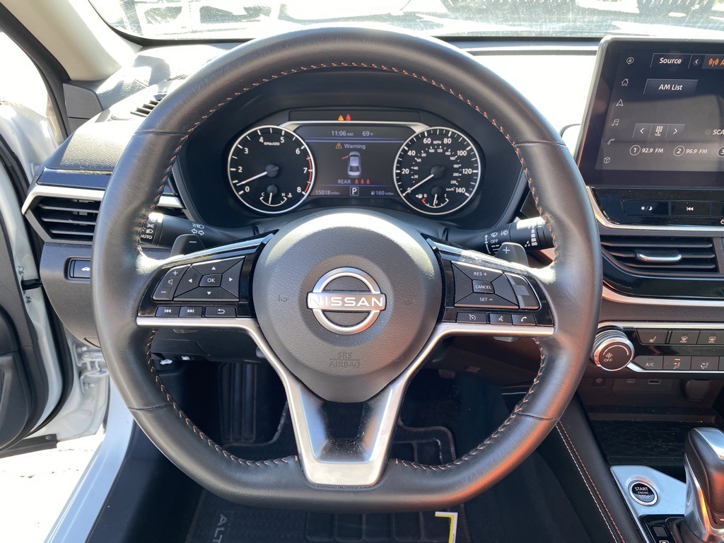 2023 Nissan Altima 2.5 SR photo 13