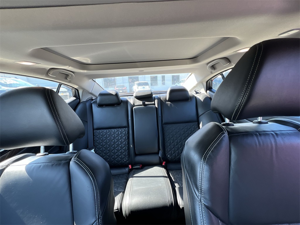 2017 Nissan Maxima Platinum photo 13