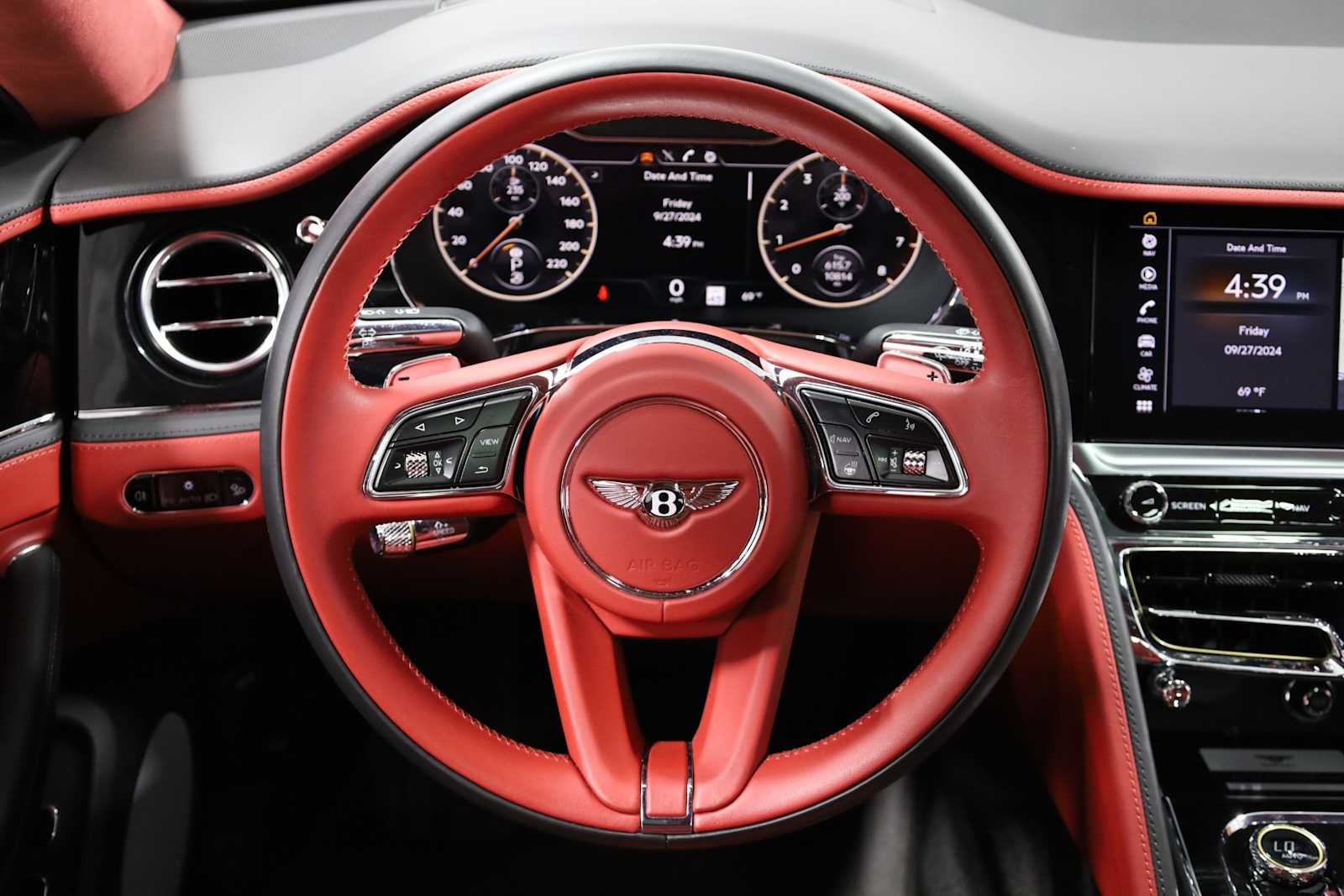 2021 Bentley Flying Spur V8 photo 4