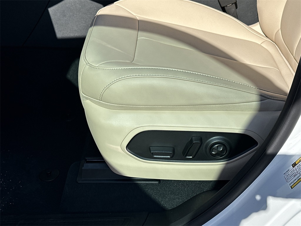 2025 Jeep Grand Cherokee Limited photo 17