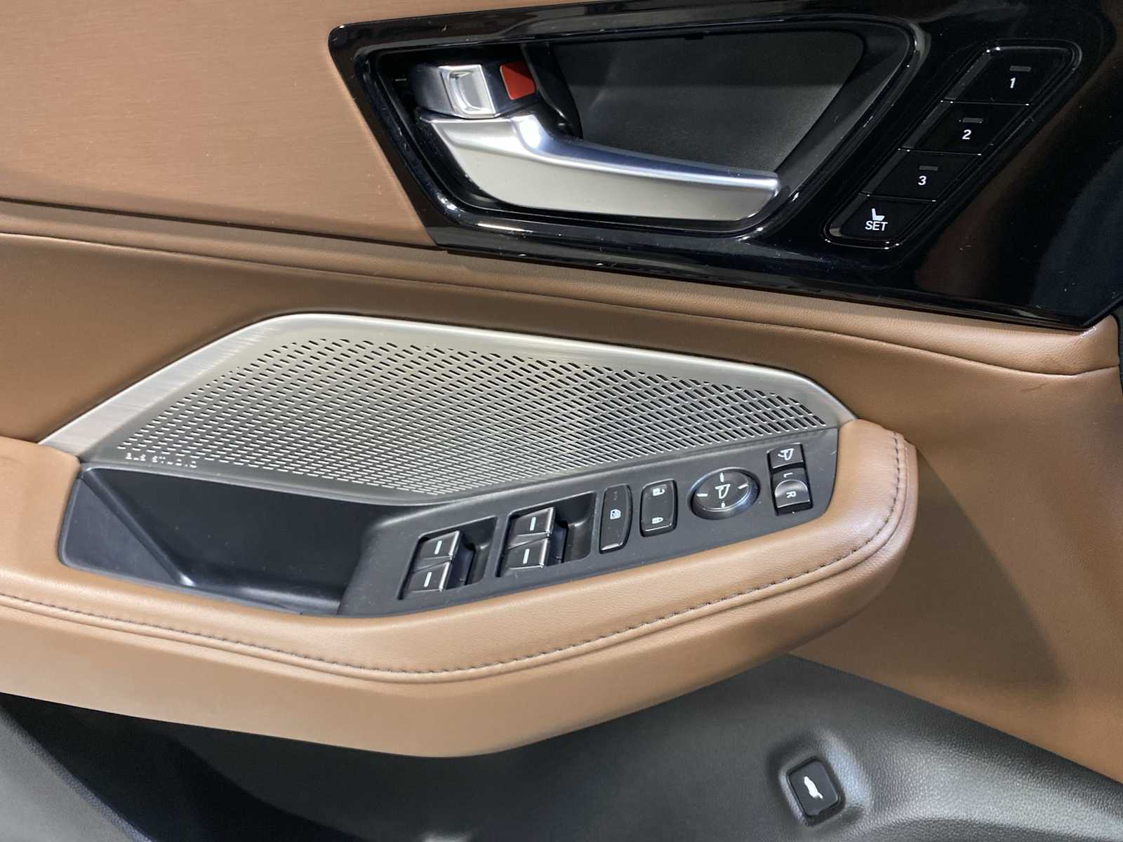 2023 Acura MDX Technology SH-AWD photo 19