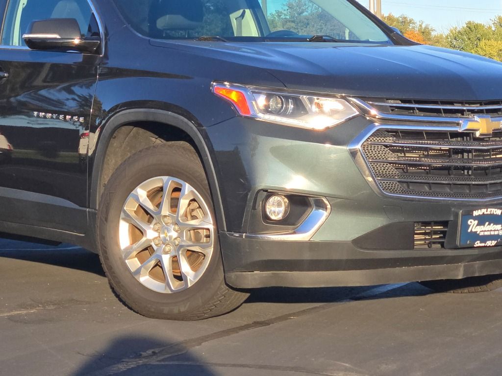 2018 Chevrolet Traverse Cloth 1LT photo 2