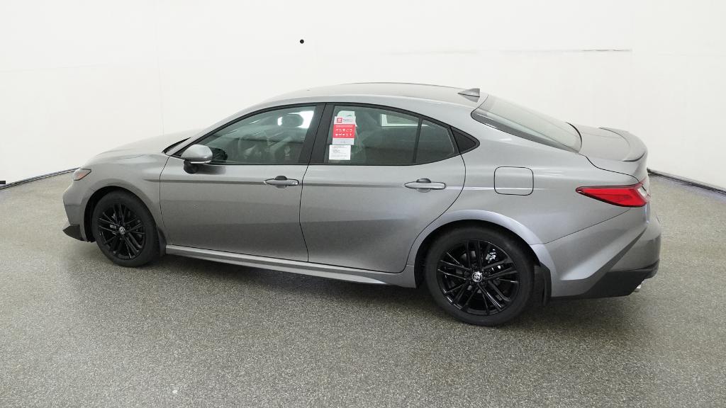 2025 Toyota Camry SE photo 9