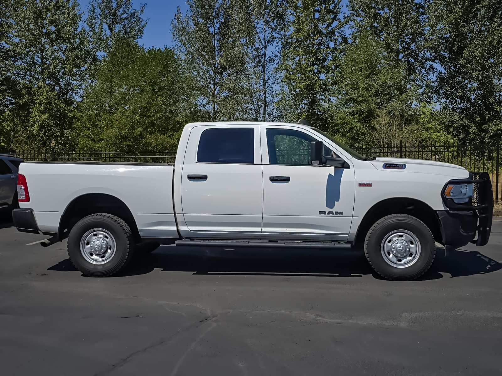 2022 Ram 2500 Tradesman photo 2