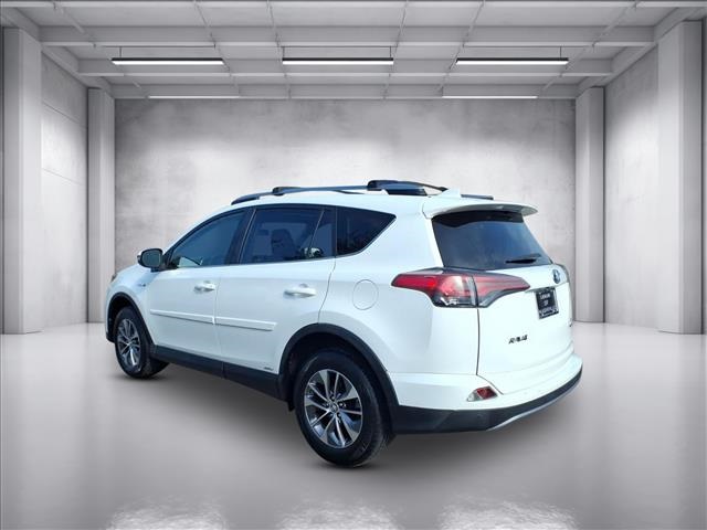 2017 Toyota RAV4 Hybrid XLE photo 4