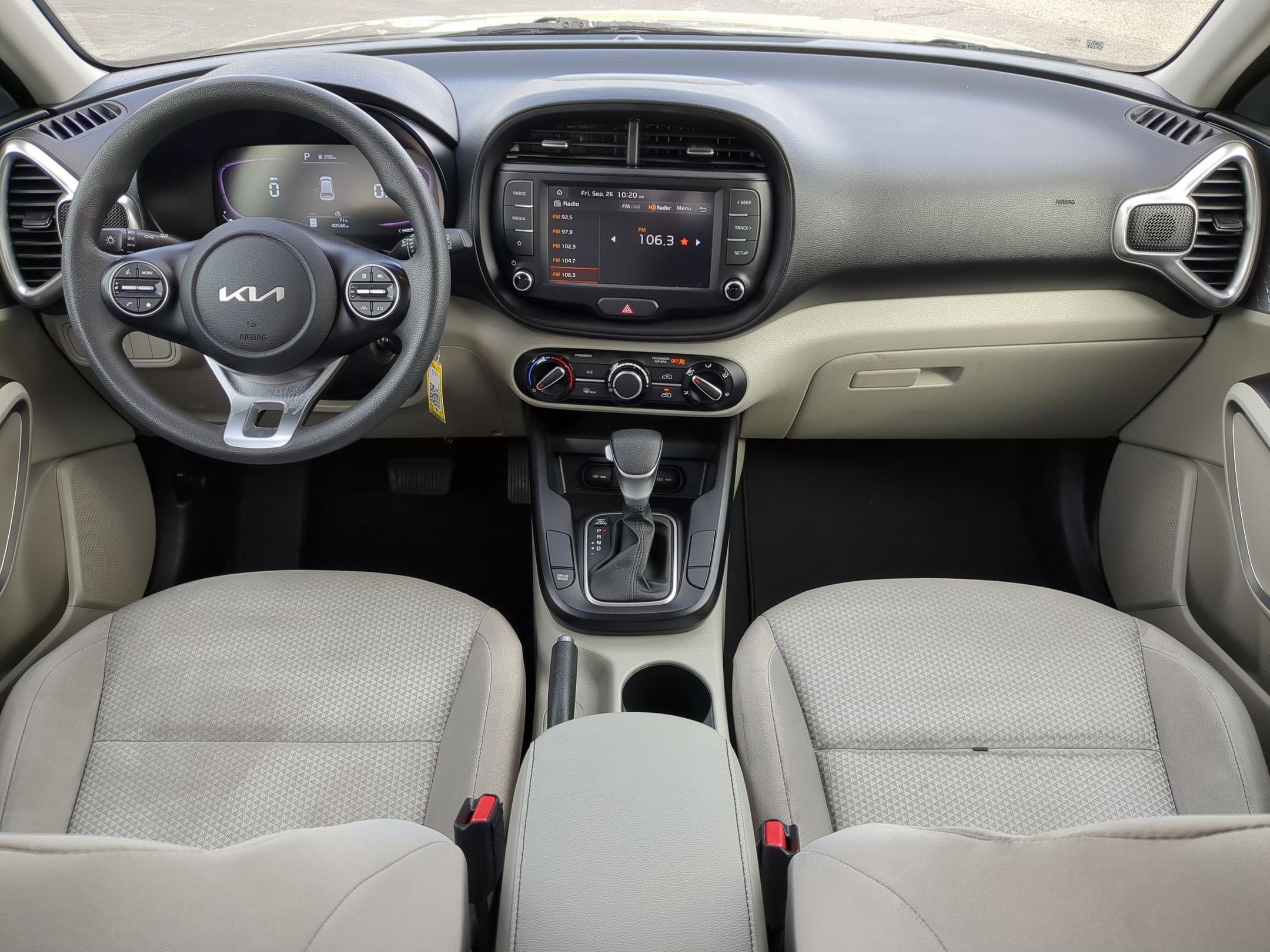 2023 Kia Soul LX photo 16