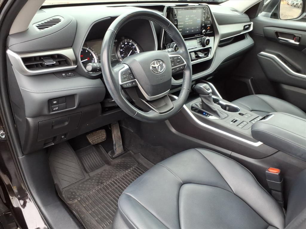 2022 TOYOTA HIGHLANDER - Image 8