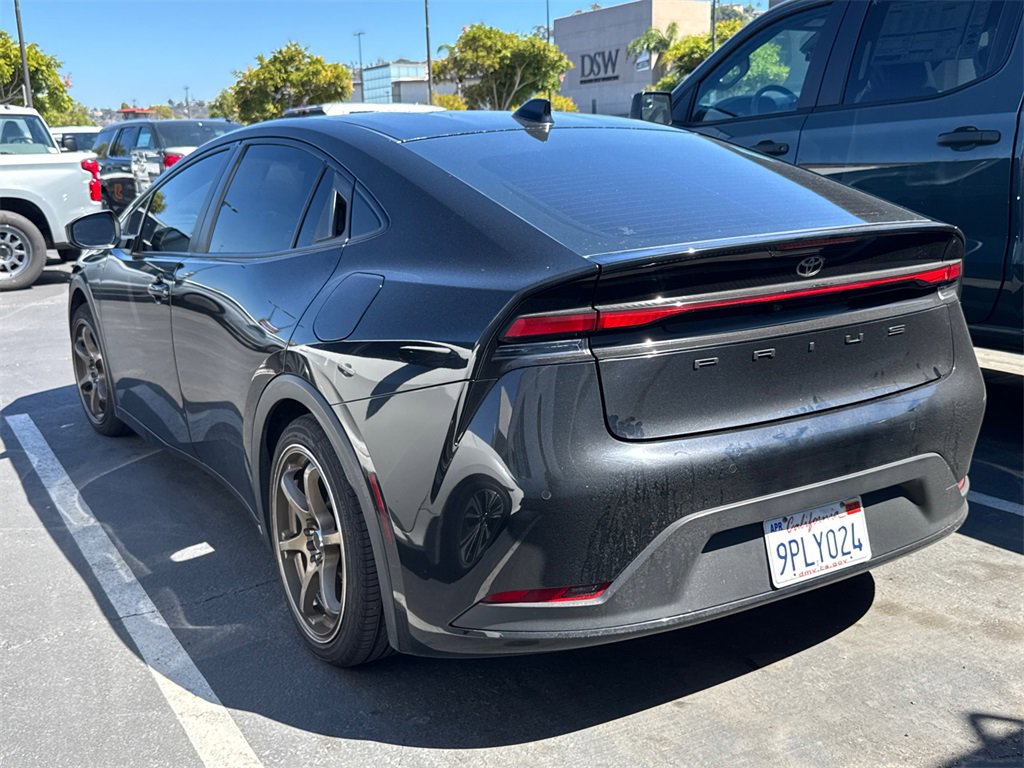 2023 Toyota Prius LE photo 6