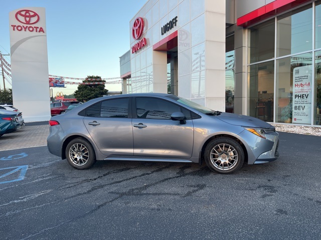 2025 Toyota Corolla LE photo 2