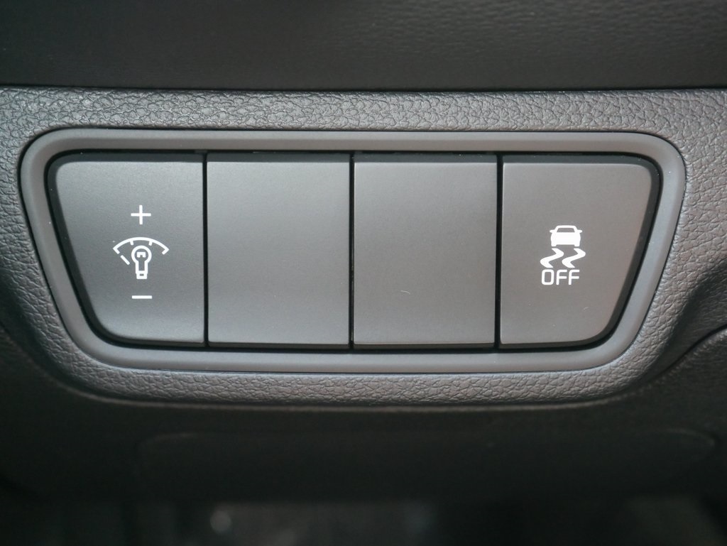 2024 Kia Forte LXS photo 25