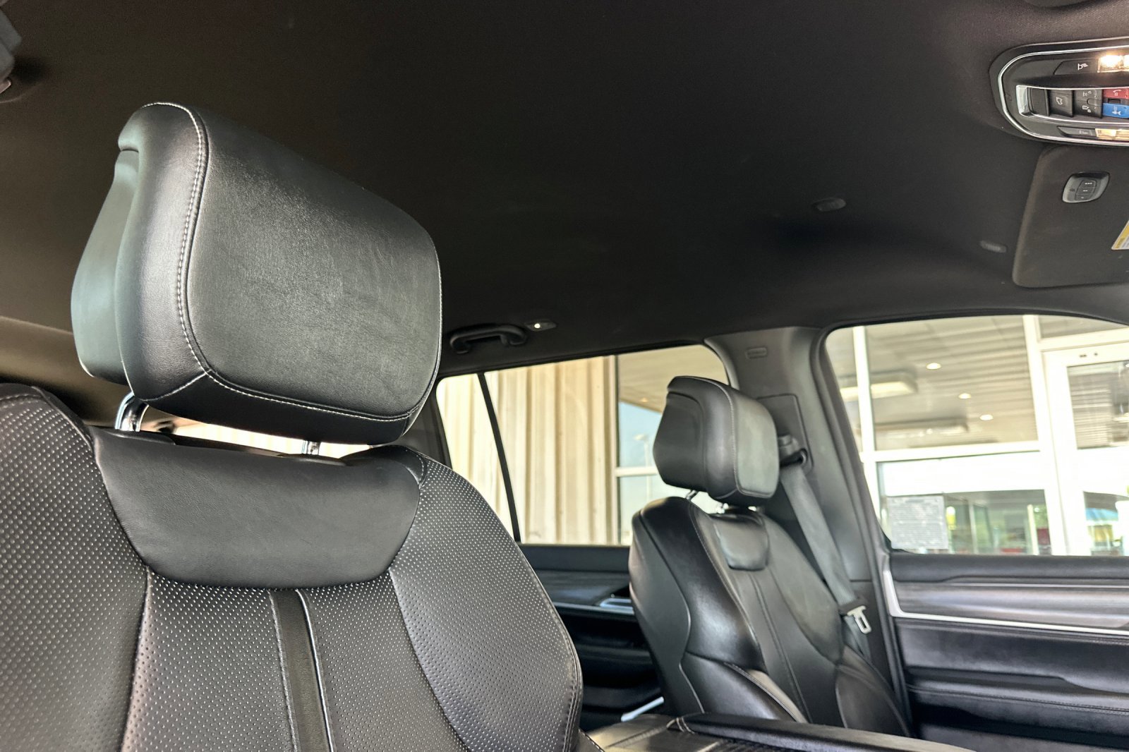 2023 Jeep Wagoneer L Series II photo 16