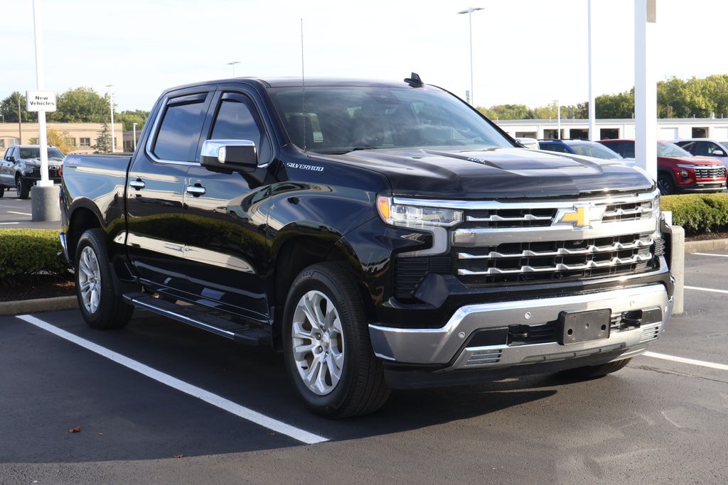 2022 Chevrolet Silverado 1500 LTZ photo 3