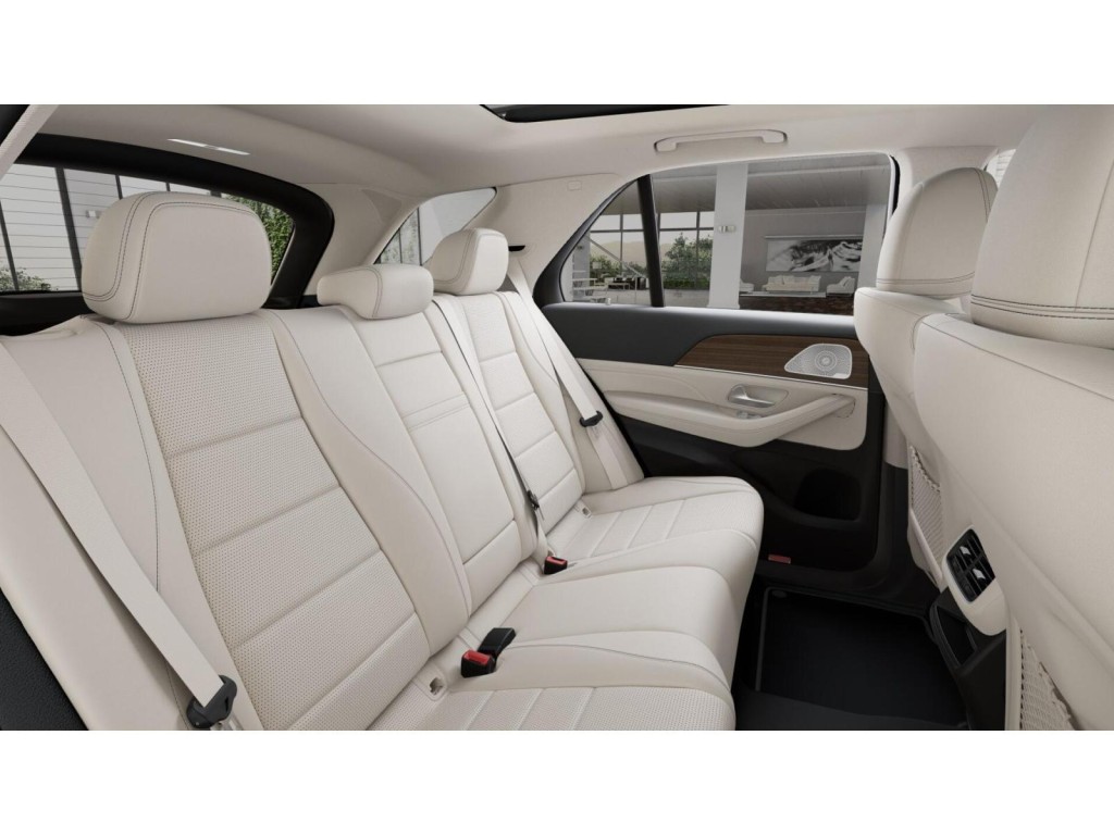 2026 Mercedes Benz GLE 450e 4MATIC photo 4
