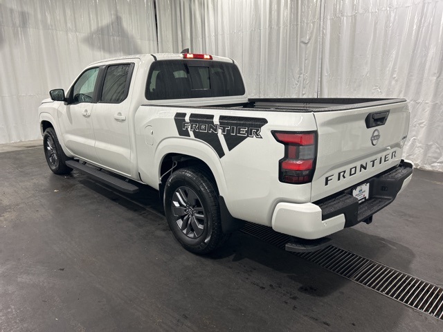 2025 Nissan Frontier Crew Cab SV photo 3