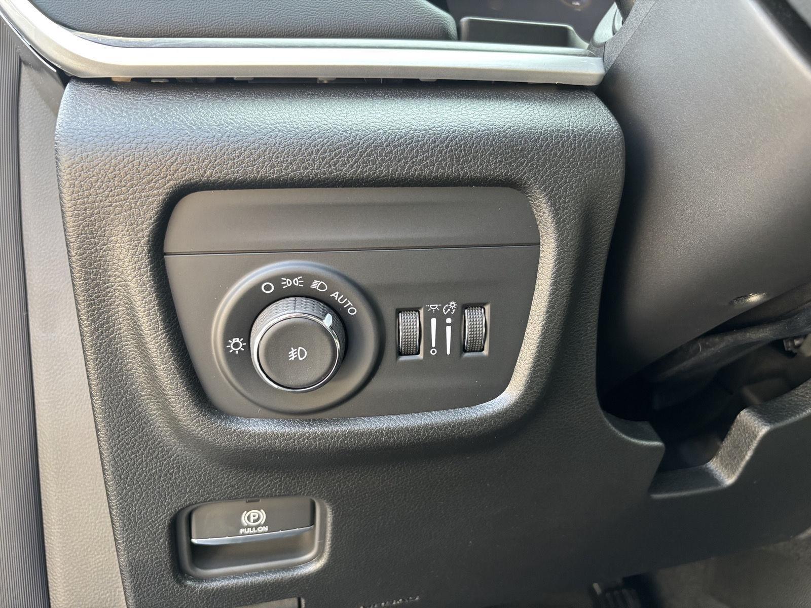 2025 Jeep Grand Cherokee Limited photo 11