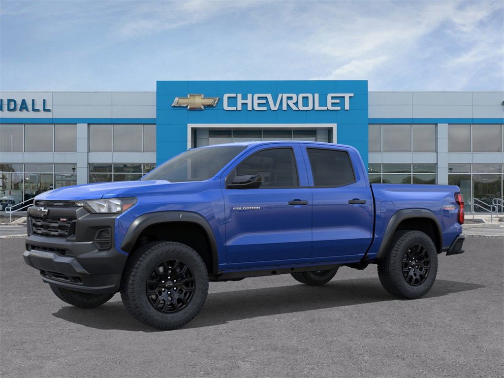 2025 Chevrolet Colorado Trail Boss photo 2