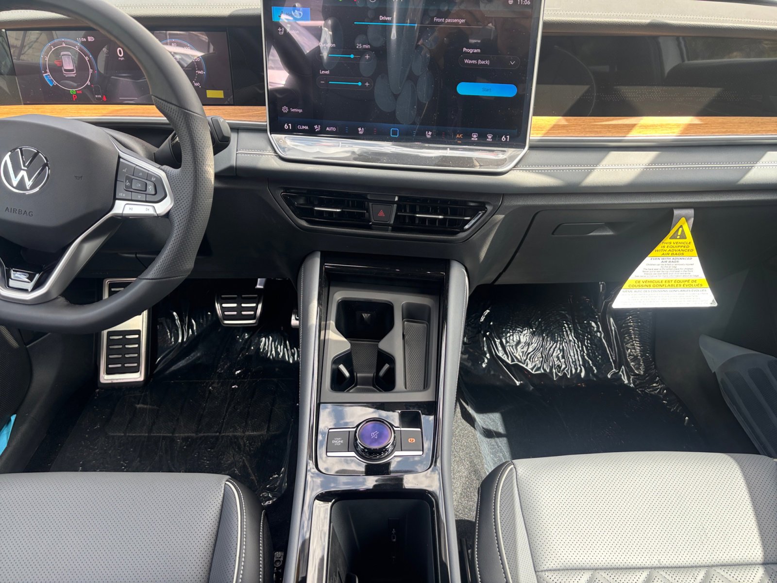 2025 Volkswagen Tiguan SEL R-Line Black photo 11