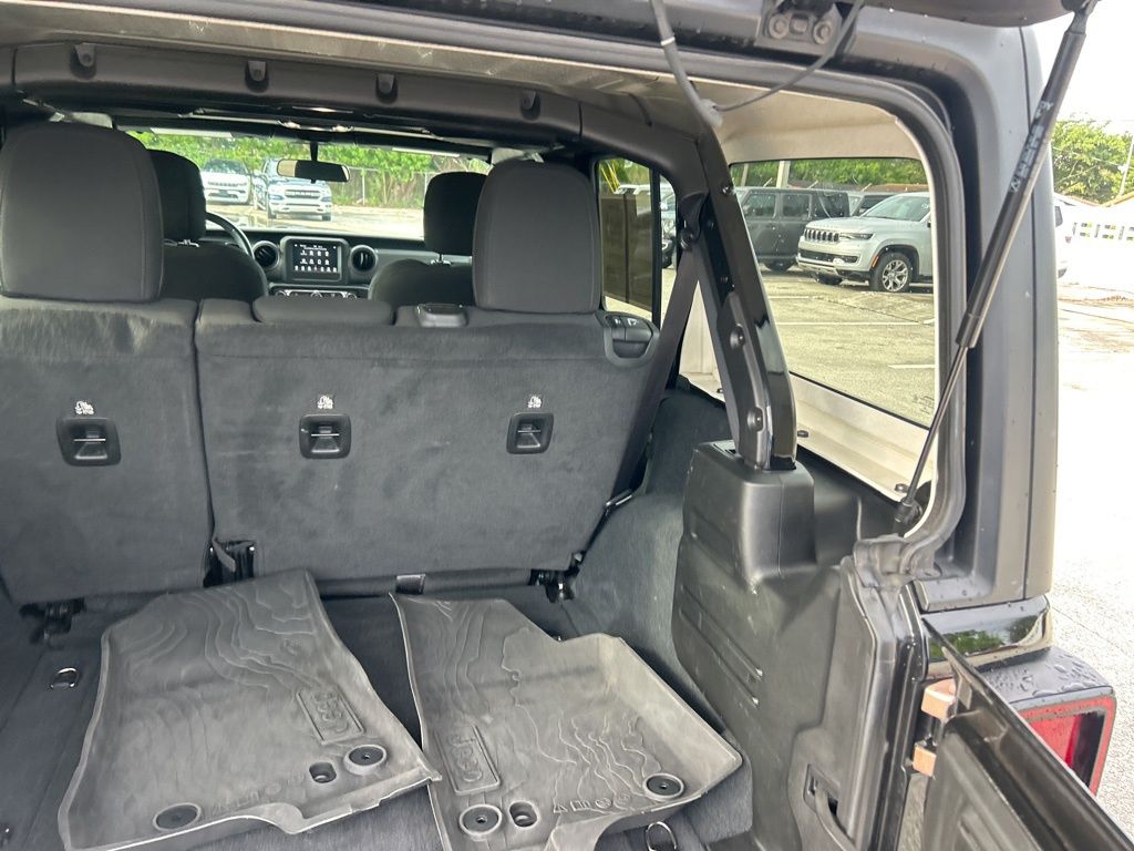 2022 Jeep Wrangler Unlimited Willys photo 31