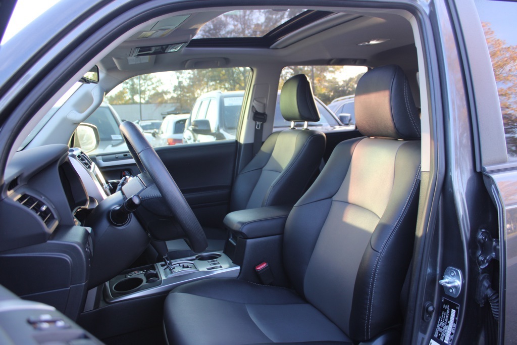 2022 Toyota 4Runner SR5 Premium 2WD photo 4