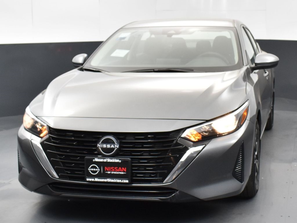 2025 Nissan Sentra SV photo 3