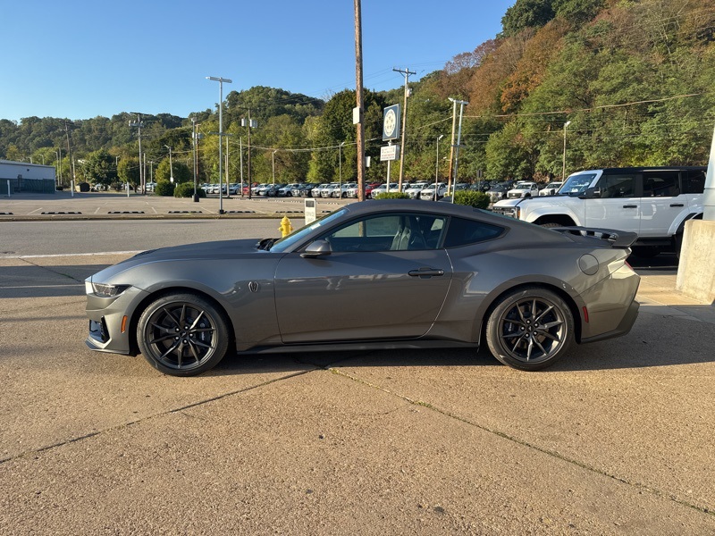 2025 Ford Mustang Dark Horse photo 4