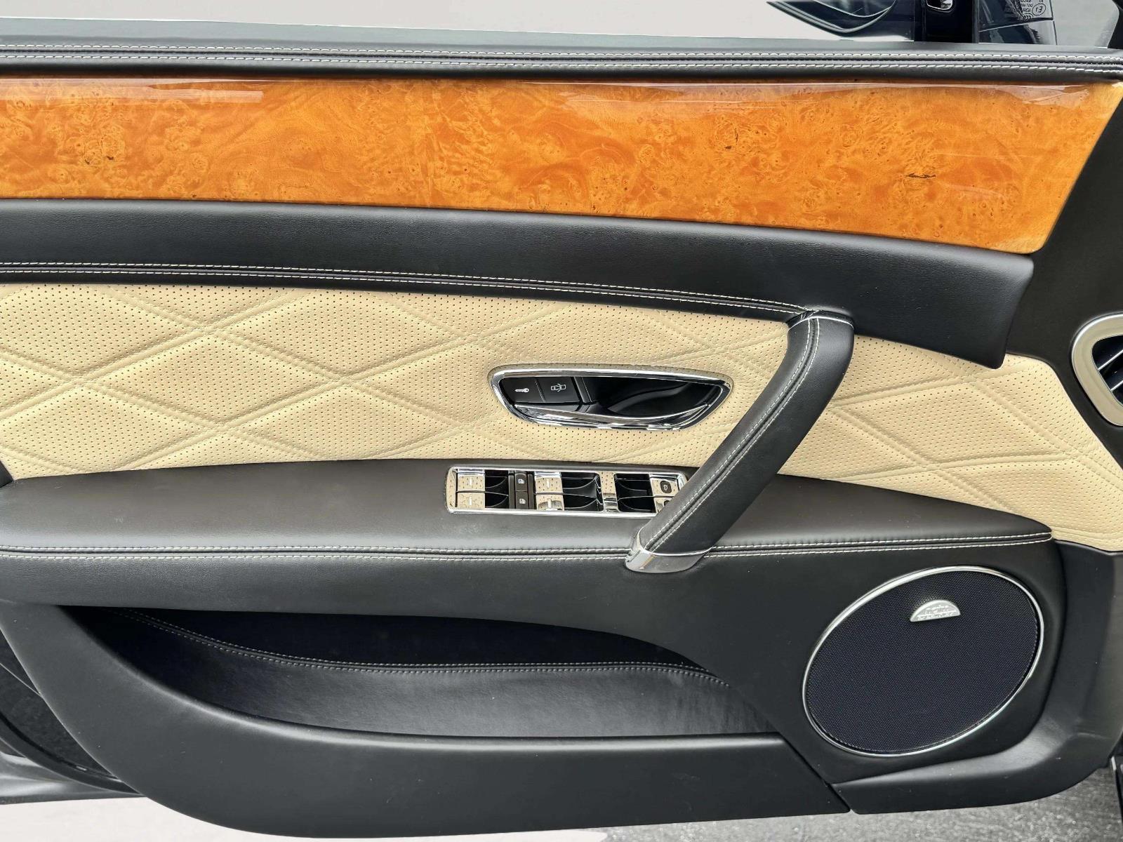 2014 Bentley Flying Spur Base photo 15