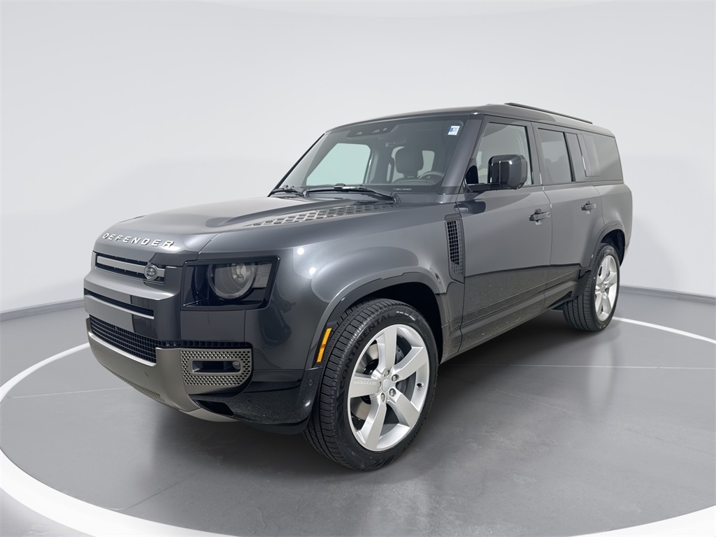 2025 Land Rover Defender X-Dynamic SE's photo