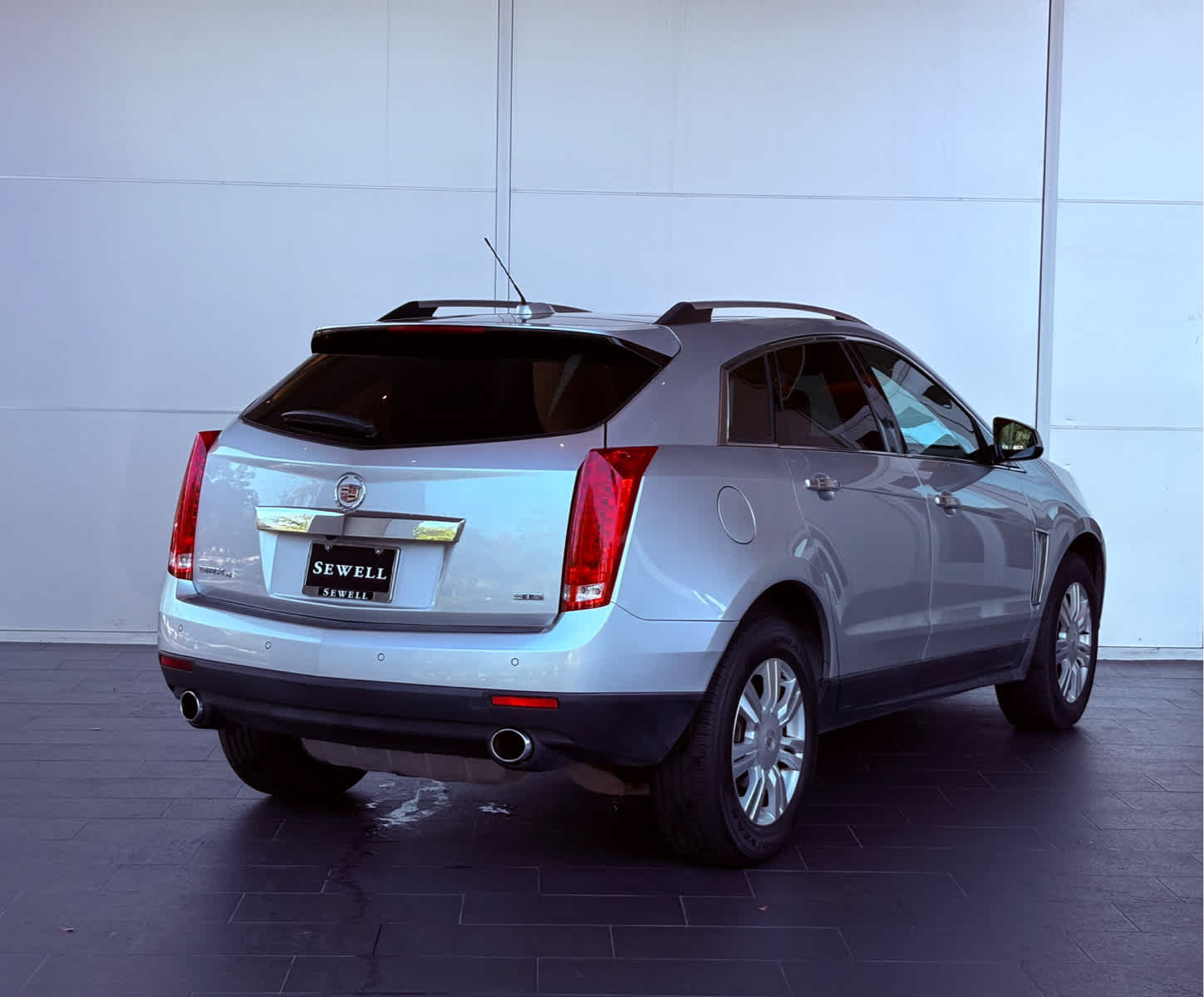 2016 Cadillac SRX Luxury photo 3