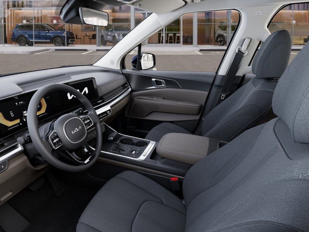 2026 Kia Carnival LX photo 16
