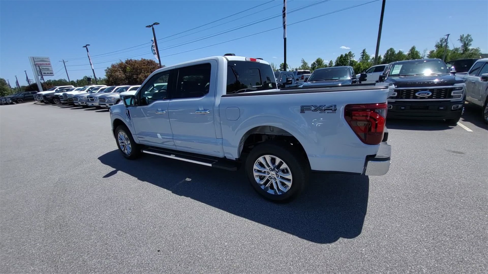 2025 Ford F-150 Lariat photo 3