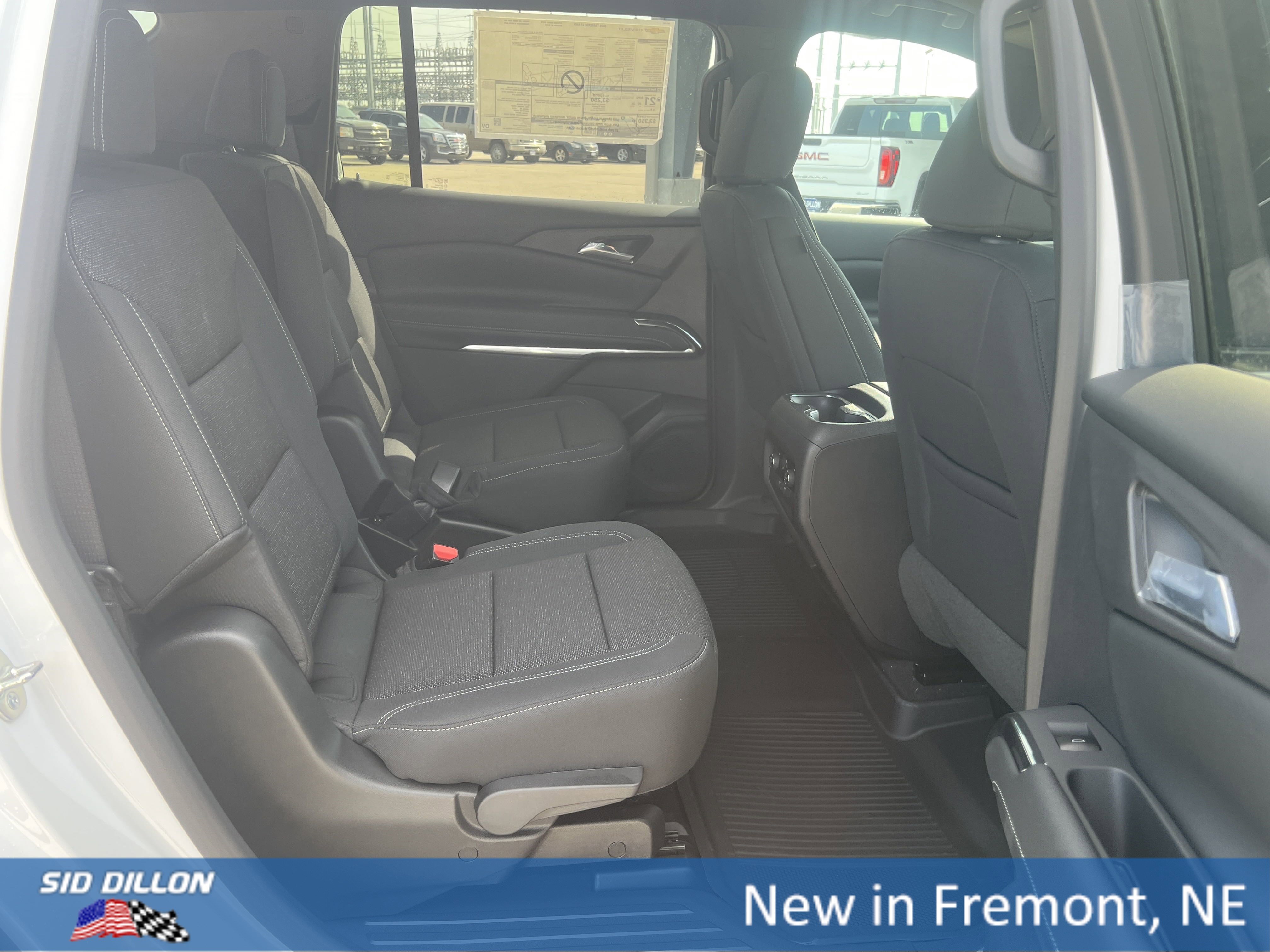 2026 Chevrolet Traverse photo 3