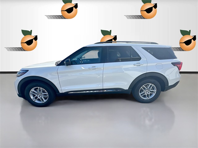 2025 Ford Explorer photo 2