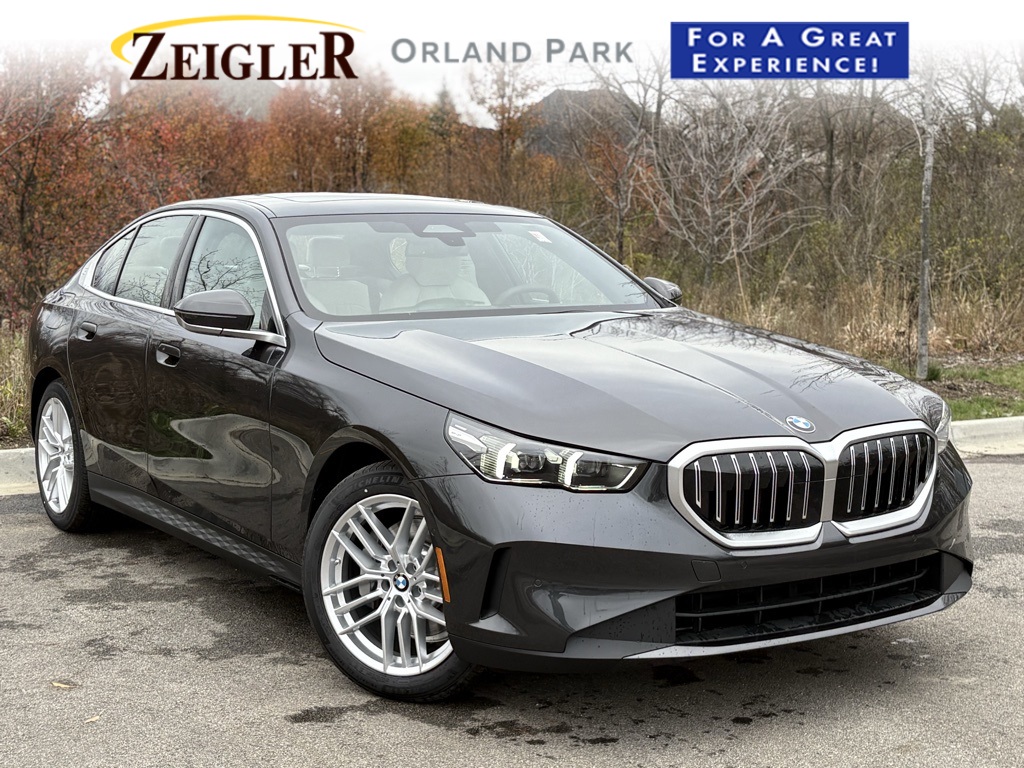 BMW5シリーズ　225/55R17×4 New 2025 BMW 5 Series 530i 4dr Car in Lafayette #SCU08942