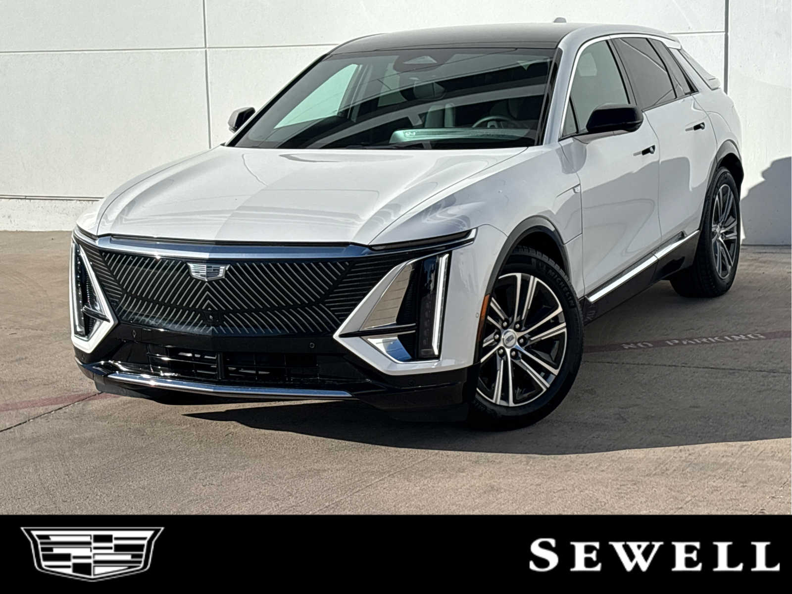 2024 Cadillac LYRIQ Luxury 1's photo